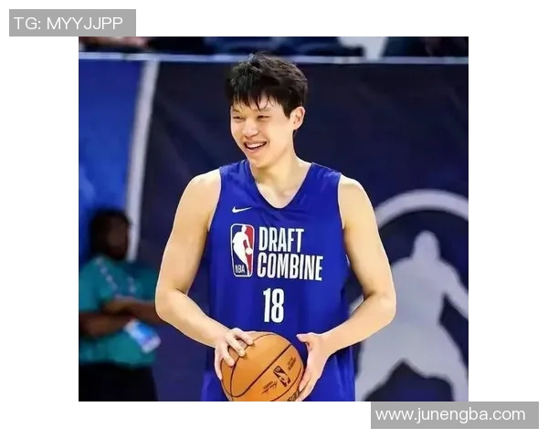 杨瀚森赴美特训全力冲击NBA专注提升勾手与篮下脚步技巧